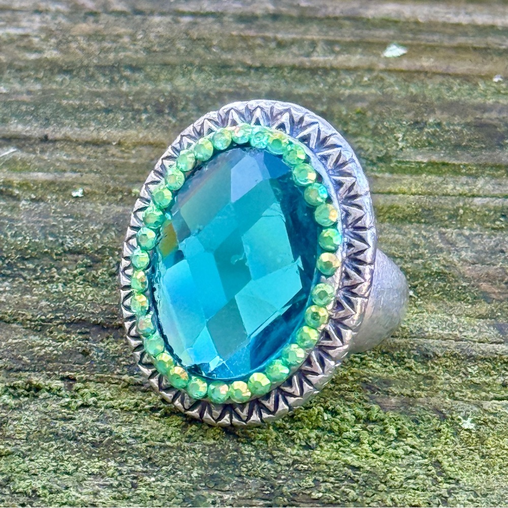 Vibrant 1970s Silver Cocktail Ring with Teal and Lime Accents (size 6.5)